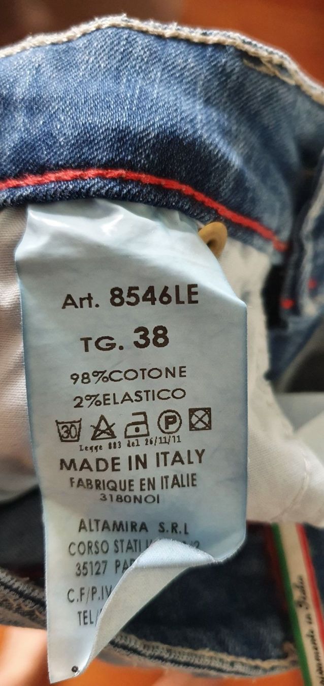 Jeans: Jeanshose Gr. 32/34 blau mit Kette – Usato da Stansstad venduto da InStyle8 5