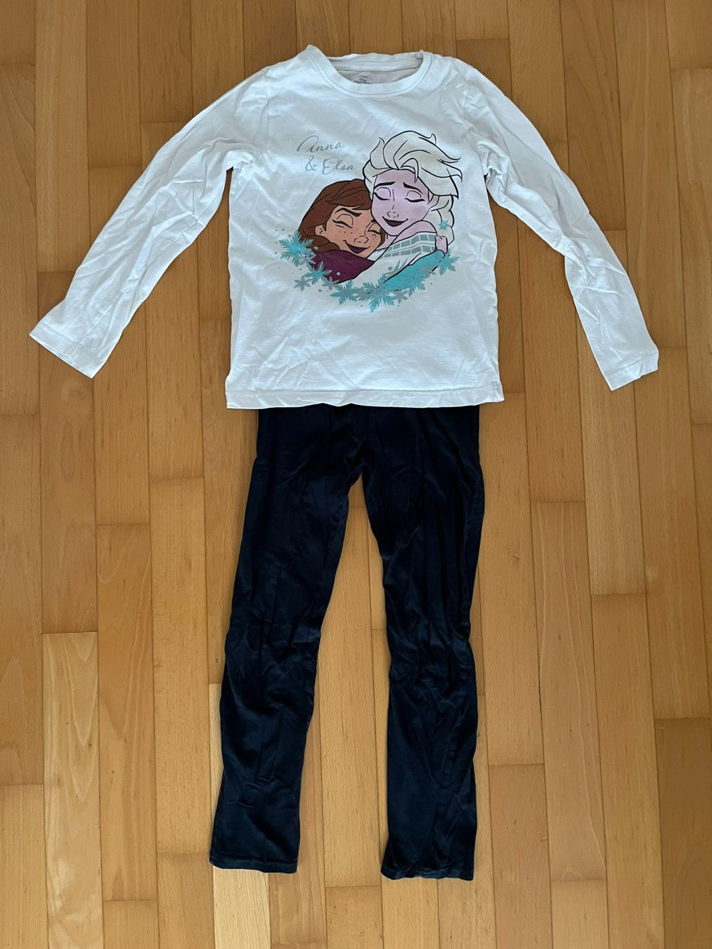 Disney Pigiama & Simili: Frozen - Die Eiskönigin-Set, Grösse 134/140 – Usato da Muttenz venduto da Juvenile33 9