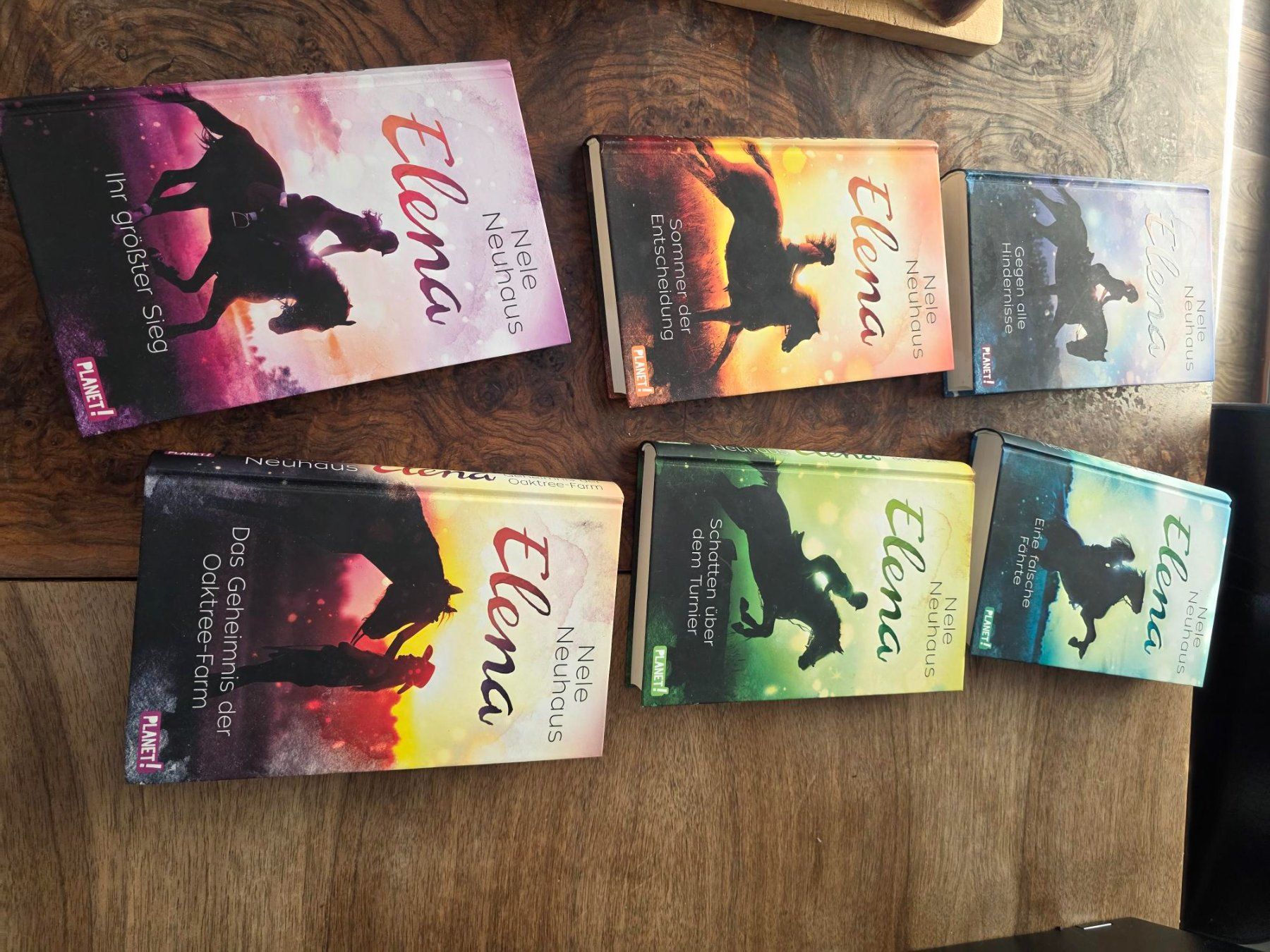 Livres: Elena – D'occasion à Burgdorf par siu_r9xw