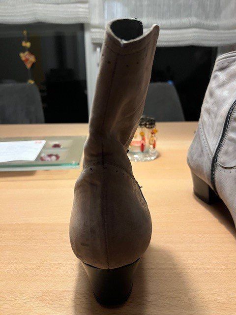 Scarpe da donna: Graue Lederstiefeletten, Gr. 38 – Usato da Hüntwangen venduto da Jcougar 2