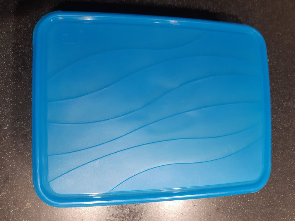 Boîte De Conservation Tupperware - Grenat Et Blanc - Pour Viennoiseries - Bon état
