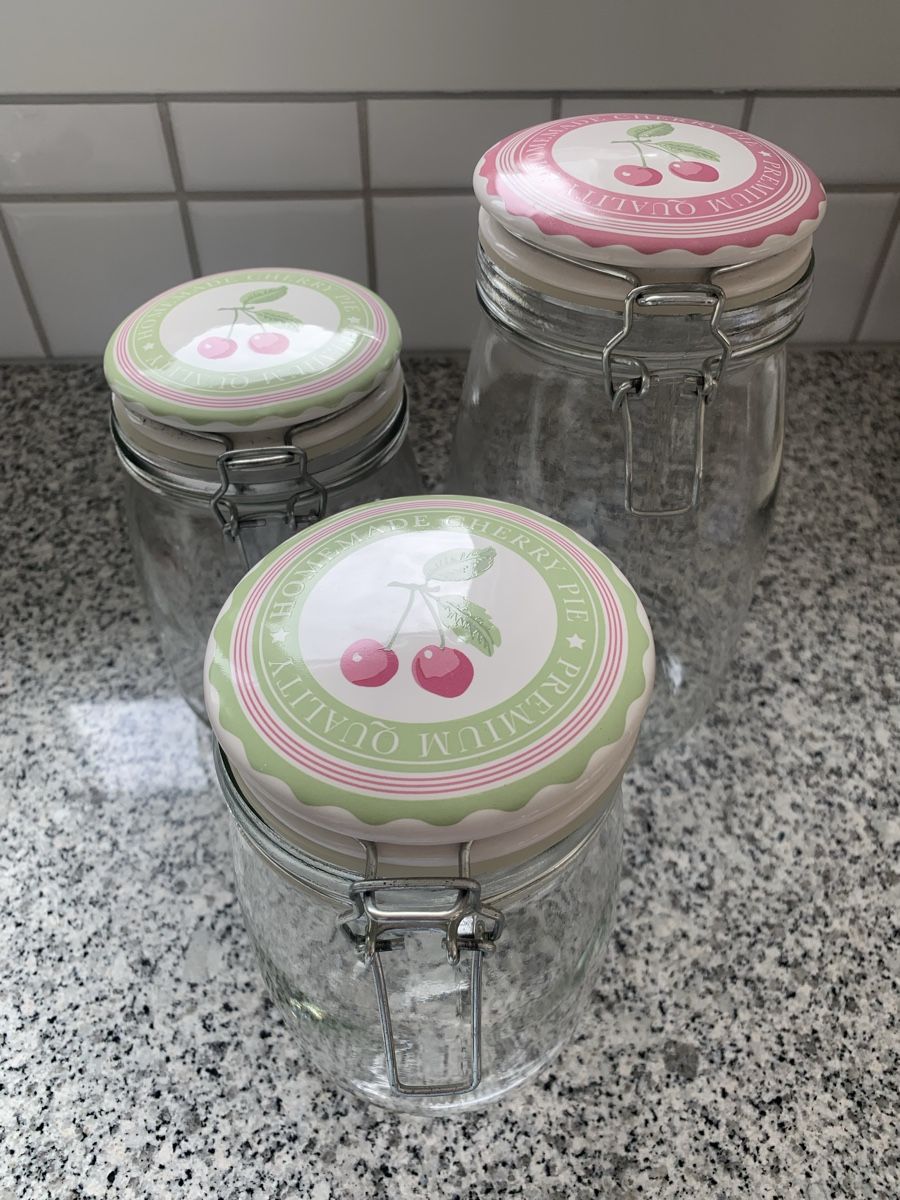 Greengate Contenitori & Simili: 3 Vorratsgläser mit Kirschmuster von Greengate – Usato da Ellikon an der Thur venduto da Bali1999