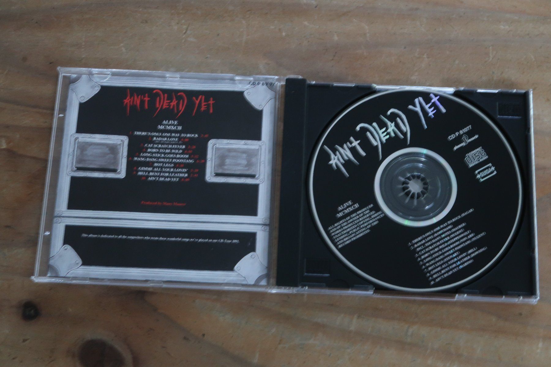 CDs: AIN'T DEAD YET - ALIVE MCMXCII - EX- KROKUS - CD – Gebraucht aus Basel von Patiscat 3