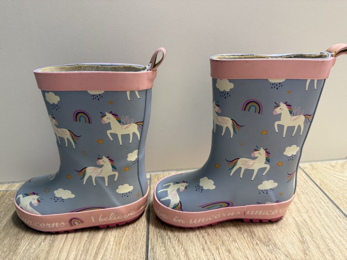 Schuhe für Mädchen: Regenstiefel Einhorn Größe 20🦄 – Gebraucht aus Miécourt von Dinedine9494