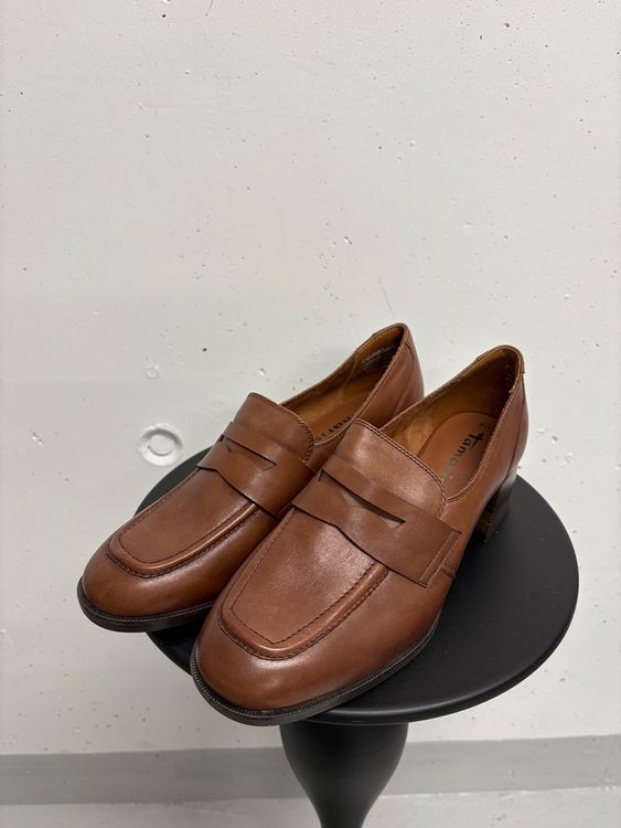 Tamaris Chaussures femmes: Braune Tamaris Leder Loafer mit Absatz Gr. 40 Halbschuhe – Neuf (Voir description) à Regensdorf par secondchancefashion 1