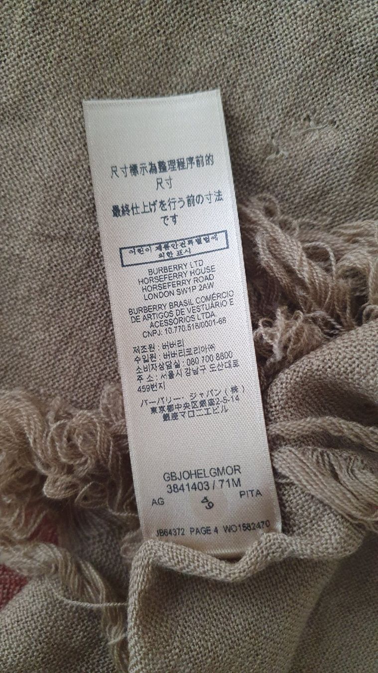 Burberry Foulard & Sciarpe: Burberry Schal square Merinowolle – Usato da effretikon venduto da shoegirl 2