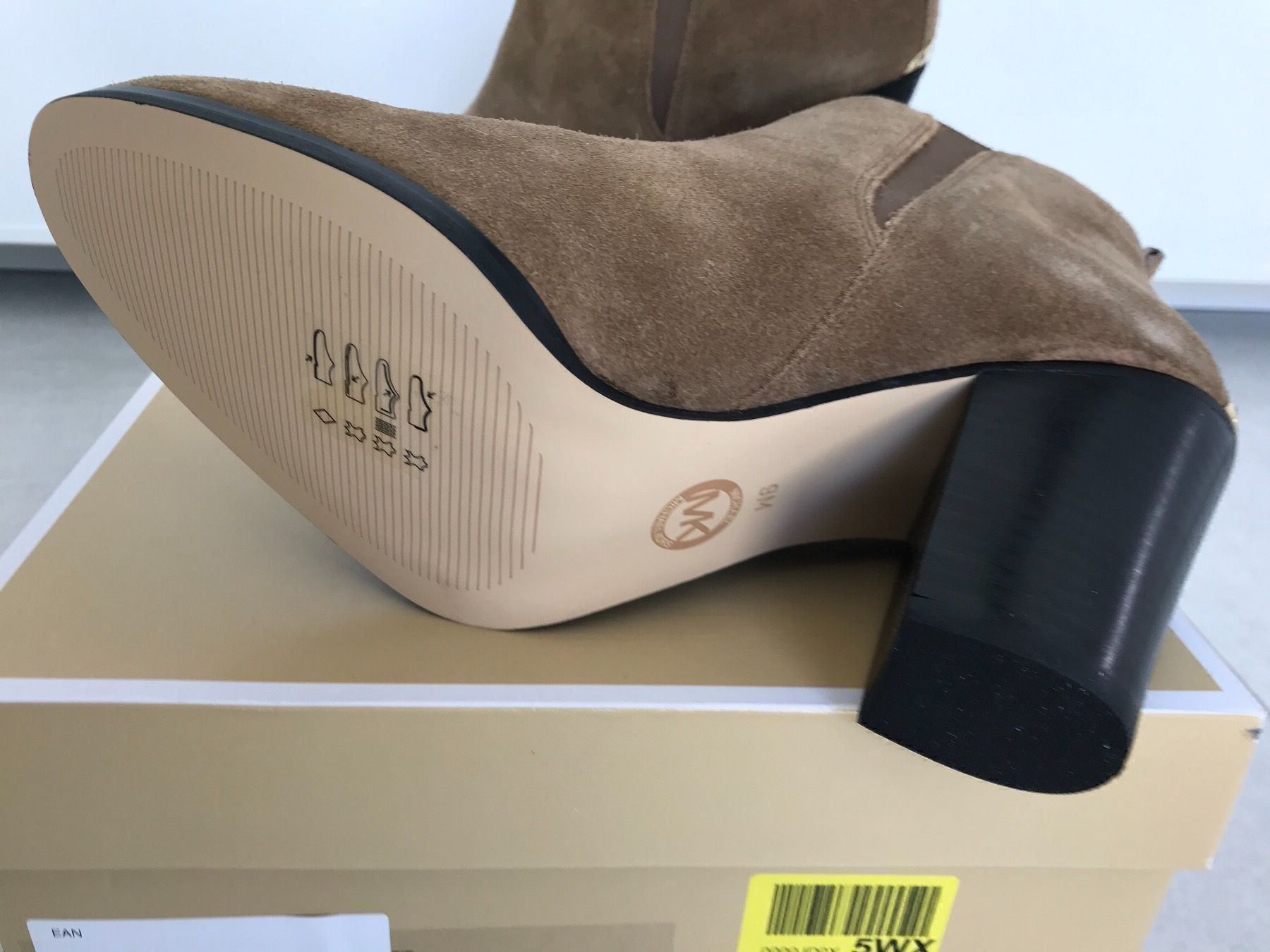 Michael Kors Scarpe da donna: NEW Beautiful Michael Kors Boots 9M – Nuovo e nell'imballaggio originale da Montagnola venduto da eva_gm6j 2