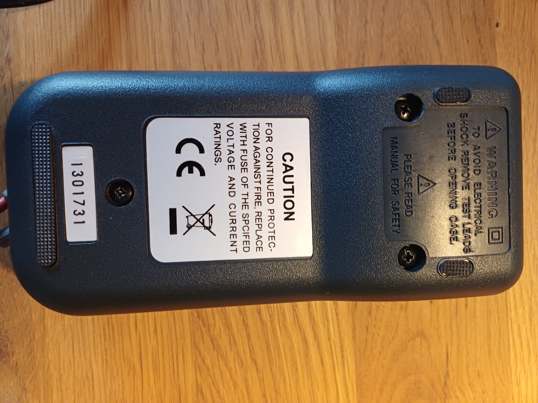 Misurare: Digitales Multimeter mit manueller Messbereichswahl – Usato da Chur venduto da fernsehsessel 4