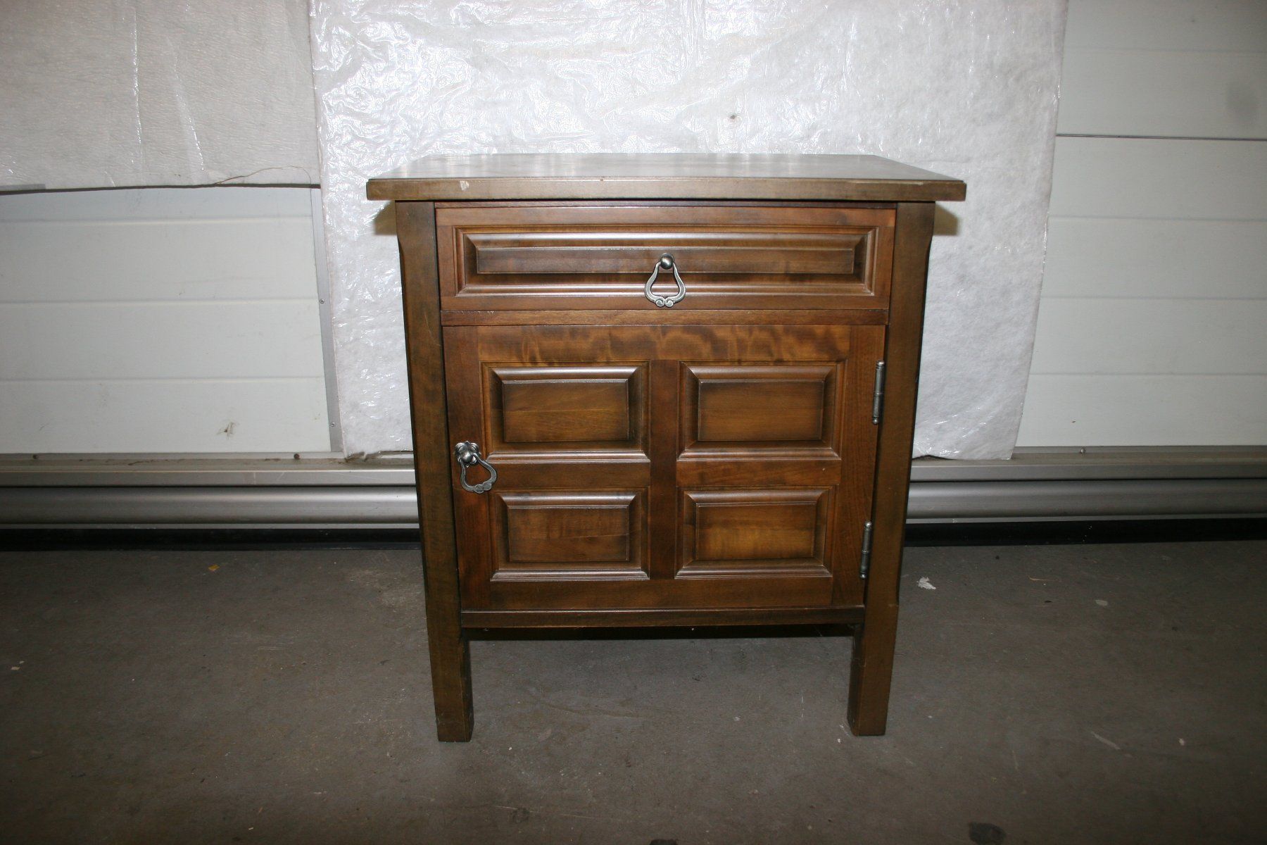 Comodini: Spanisch katalanische kleine Kommode Nachtisch Sideboard – Usato da Wädenswil venduto da tome70