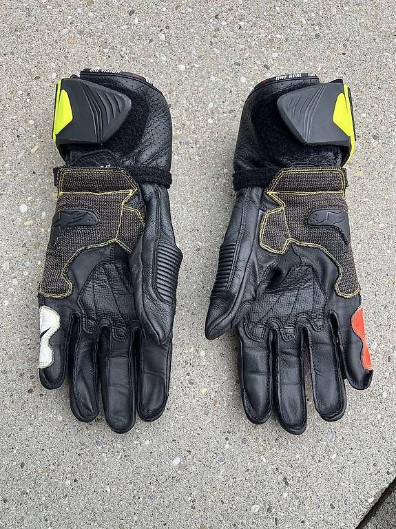 Sonstige Accessoires für Herren: Alpinestars GP Tech V2 Racing Handschuhe – Gebraucht aus Untersiggenthal von Bero177 1