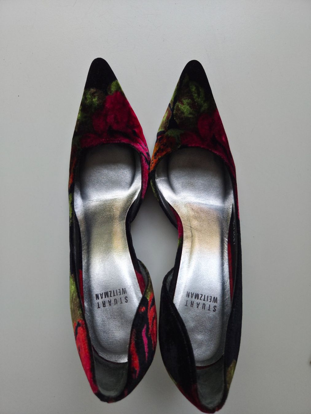 Stuart Weitzman Damenschuhe: Stuart Weitzman Velvet Pumps 37.5 🌹✨ – Gebraucht aus Zürich von ant_m569 1