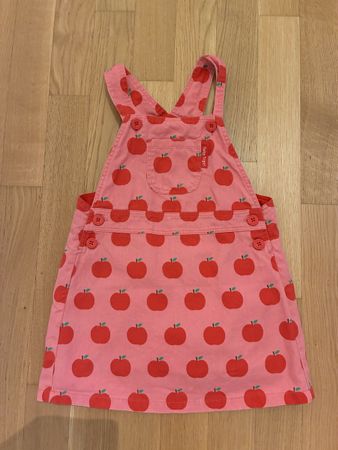 Latzkleid Toby Tiger Apfel-Muster Grösse 104 3-4 Jahre