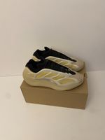 Yeezy 700 V3 Sneaker Size 43 1/3
