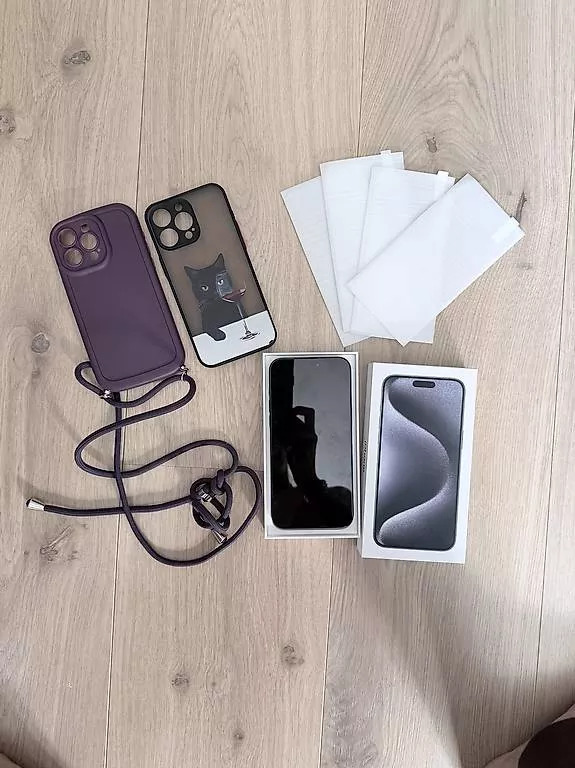 Portables: iPhone 15 Pro Max – D'occasion à Küttigen par evelineh04