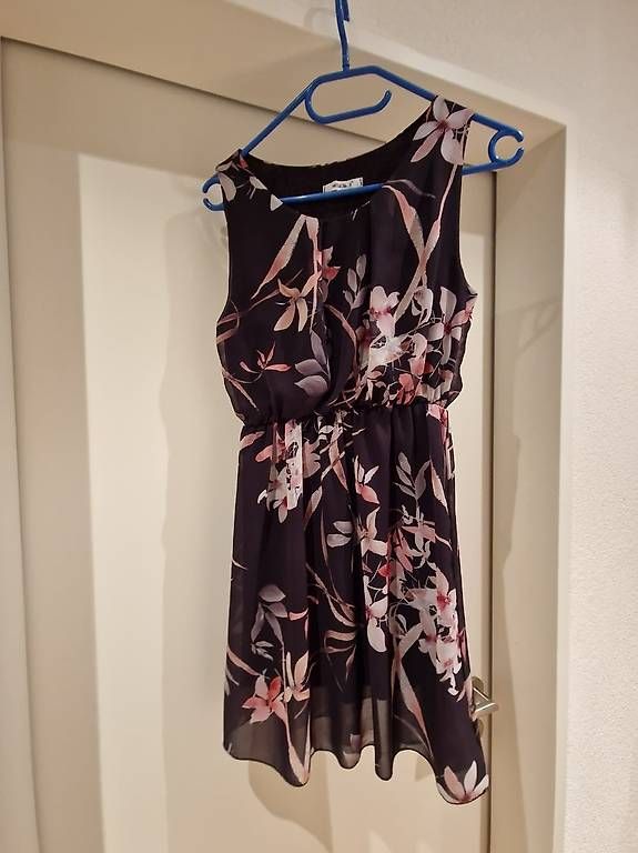 Robes: 4 kurze schwarze Kleider / Cocktailkleider – D'occasion à Goldach par Kaktus1984 2