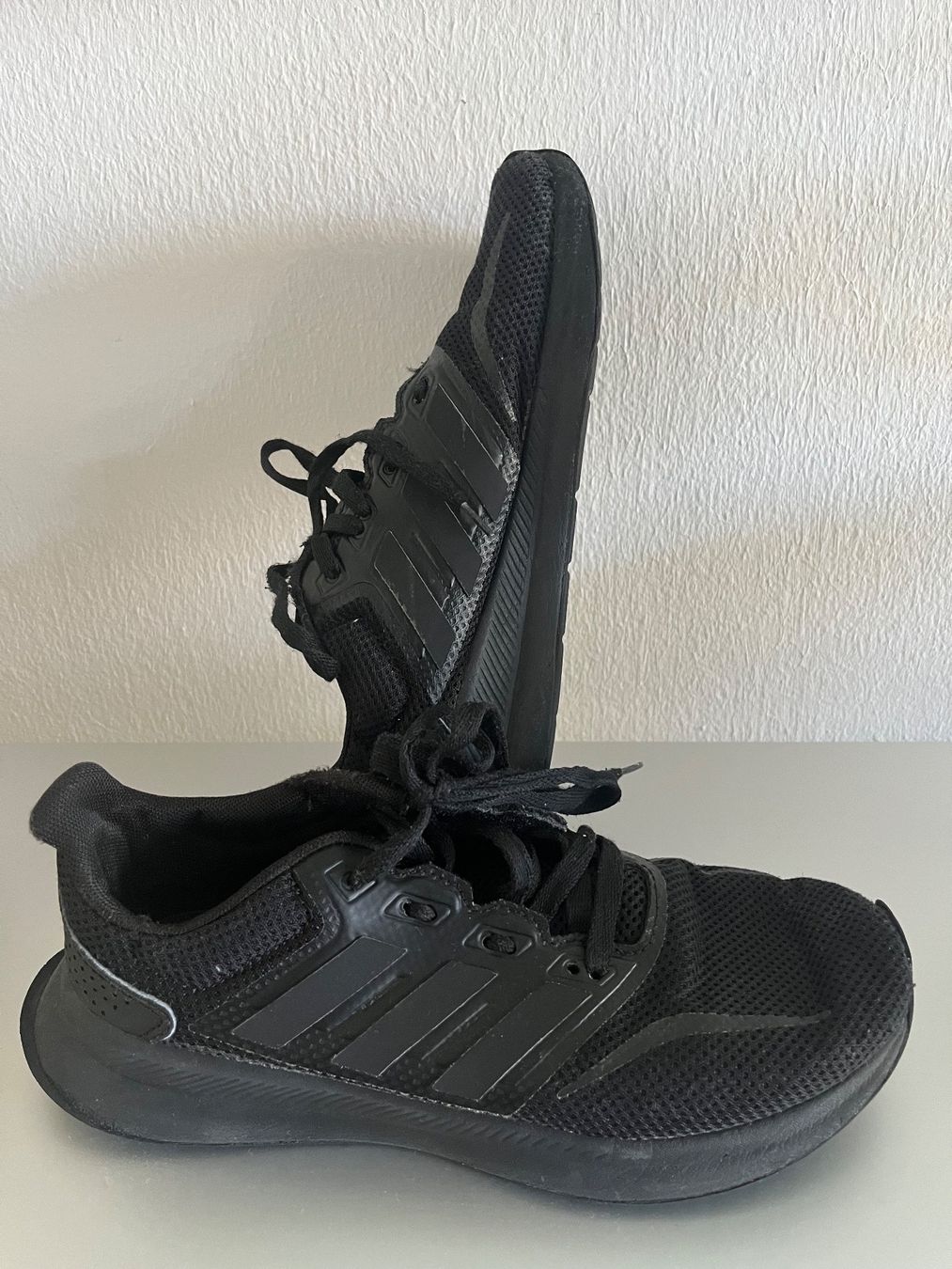 Adidas Herrenschuhe: Adidas Sneaker sz – Gebraucht aus St. Gallen von Nickat