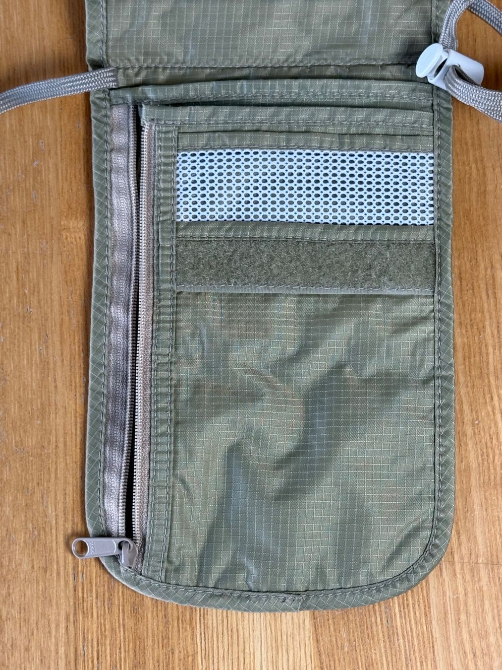 Taschen: Neck Pouch Edge Creek – Gebraucht aus Horgen von Xhystos 2