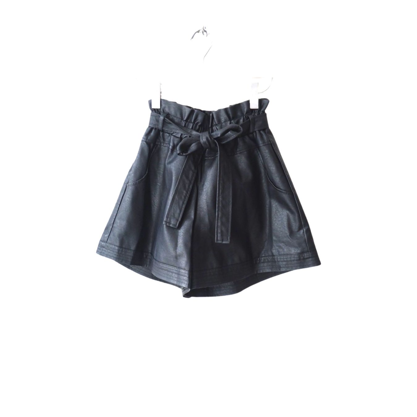 Pantaloni: SHORTS aus Kunstleder  - neu - – Nuovo (secondo la descrizione) da Jona venduto da vanessasupermarket20 4