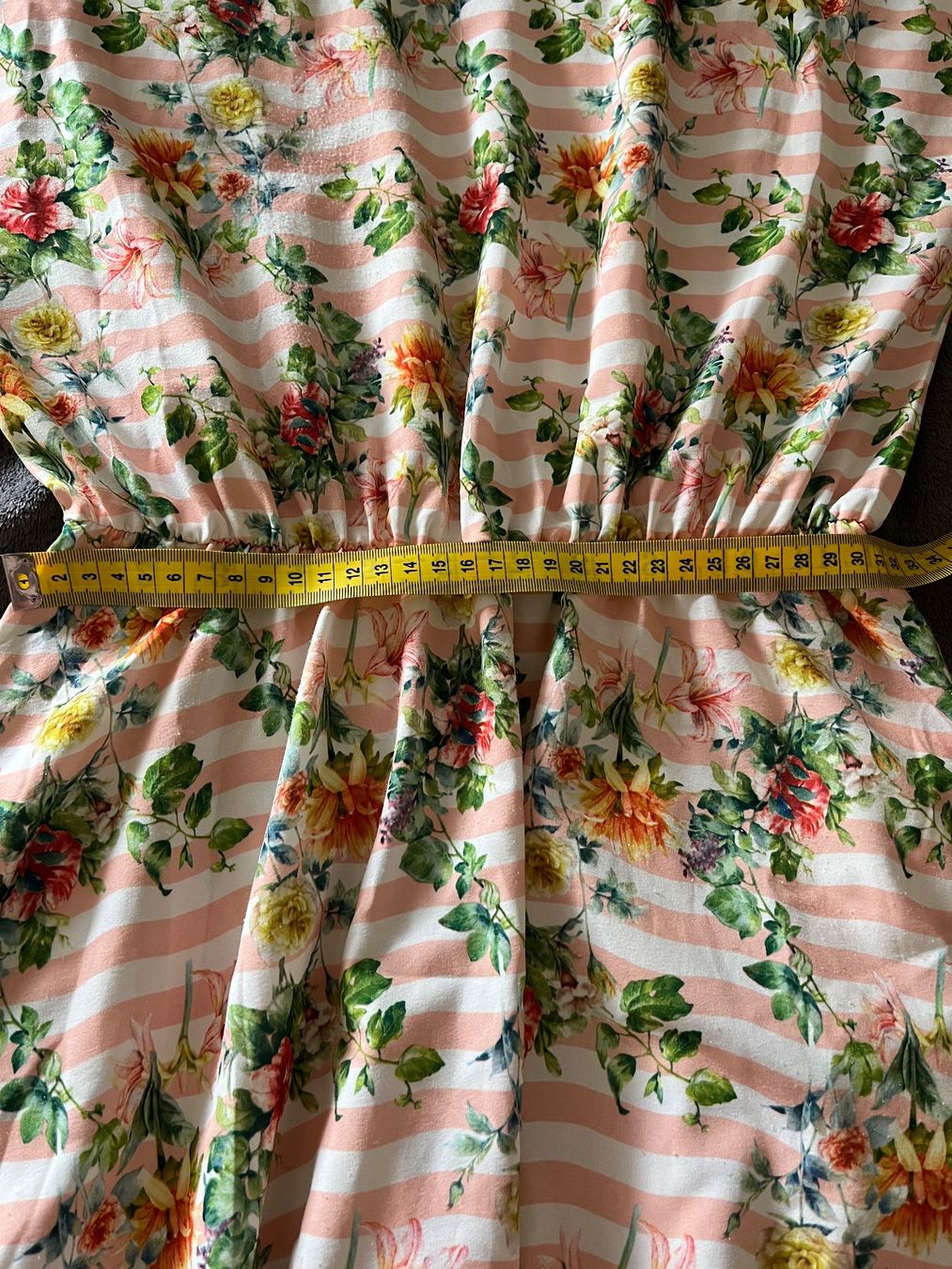 Vestiti: A very comfortable dress with two pockets size S – Usato da Chêne-Bougeries venduto da Seetooyoo 2