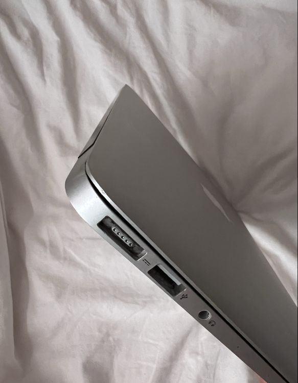 Apple Notebook: Macbook Air 13" (2015) – Usato da Rifferswil venduto da lunaamoon 7