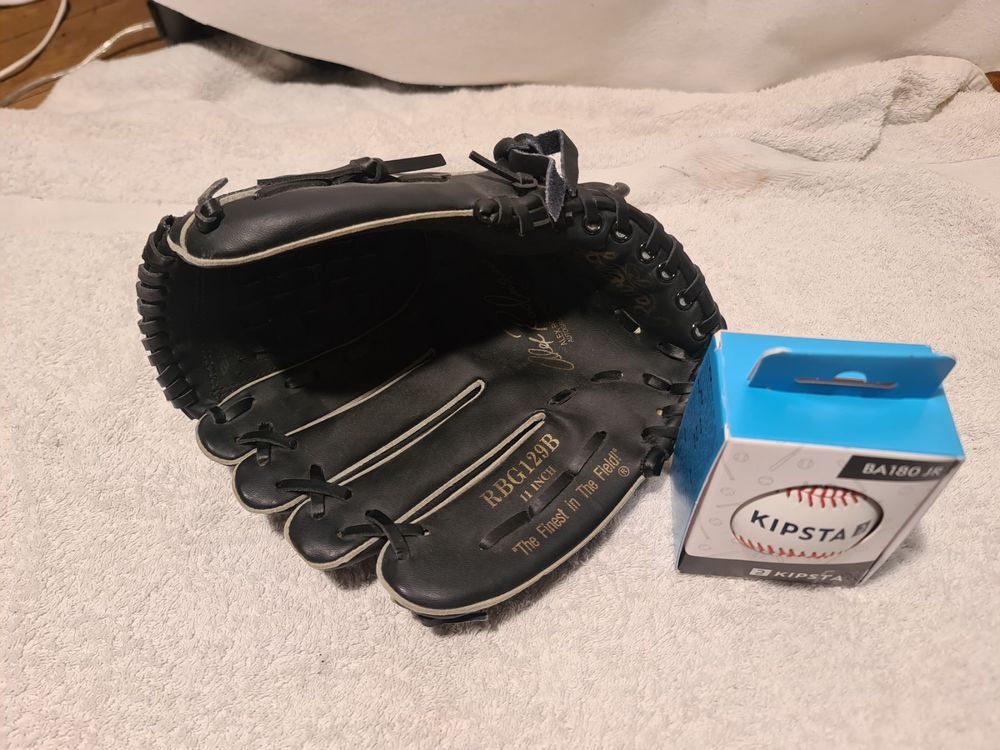 Melody Jane Baseball-Set Für Puppenhäuser - Helm, Schläger, Handschuh & Ball Im Miniaturformat