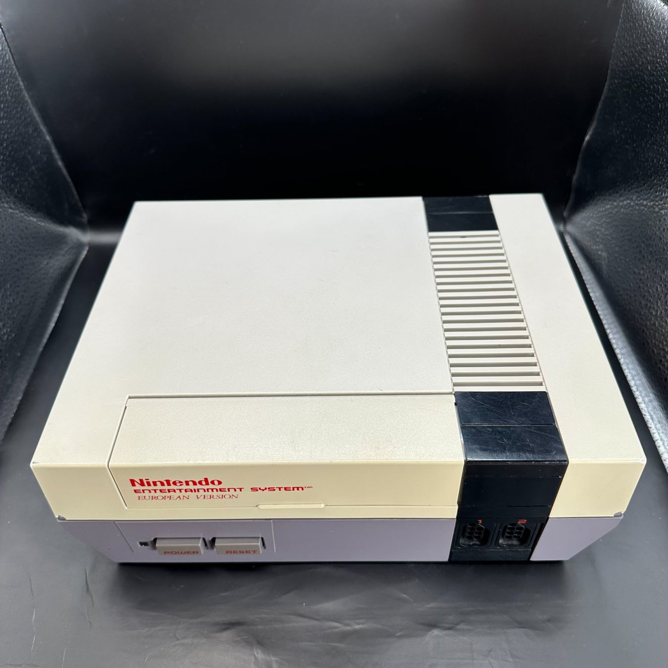 Nintendo Console: Nintendo Entertainment System Euro Version – Usato da Düdingen venduto da Nerdworld 3