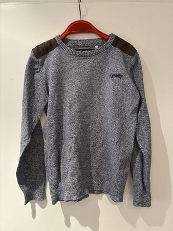 Schöner Pullover Gr. 128