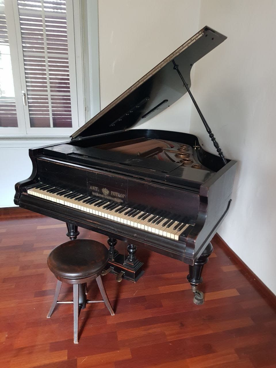 Strumenti musicali: Piano Petrof – Usato da Sierre venduto da Gunavvan 2