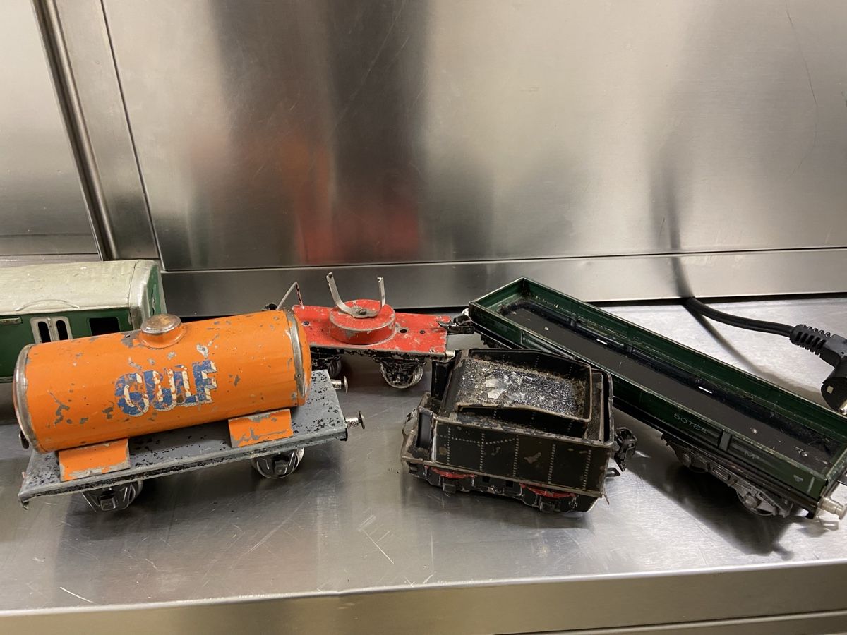 Märklin Modelleisenbahnen: Antike Märklin Blech Eisenbahn Sammlung, Spur 0 – Gebraucht aus Dietikon von brocki-eyra 1