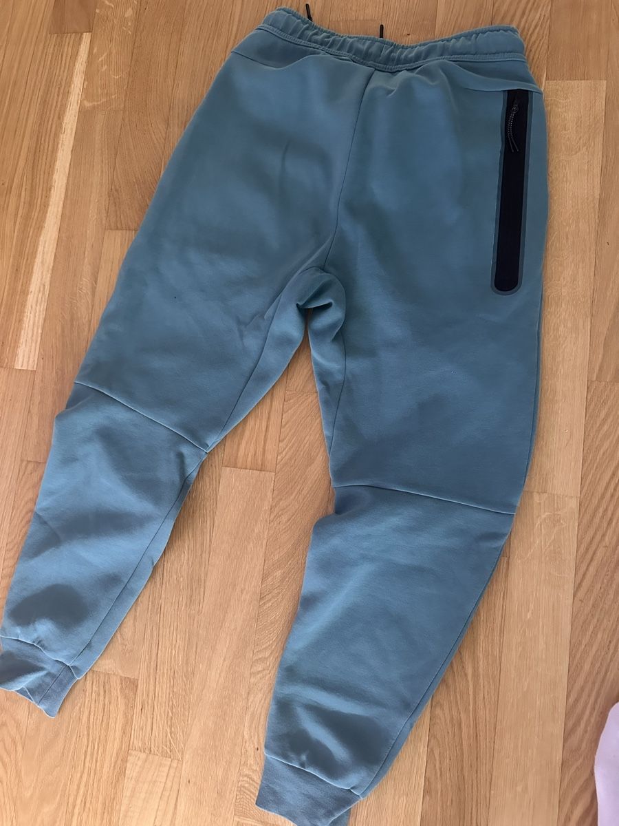 Nike Pantaloni: Nike Tech Trainerhose Gr. S  – Usato da Erlinsbach SO venduto da dikaan 4