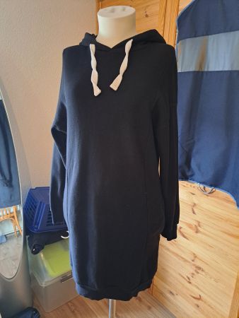Kapuzenkleid schwarz langarm
