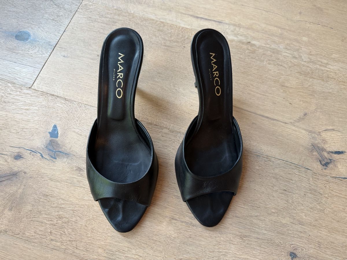 Damenschuhe: Damen Mules schwarz  – Gebraucht aus Meilen von ni812 1