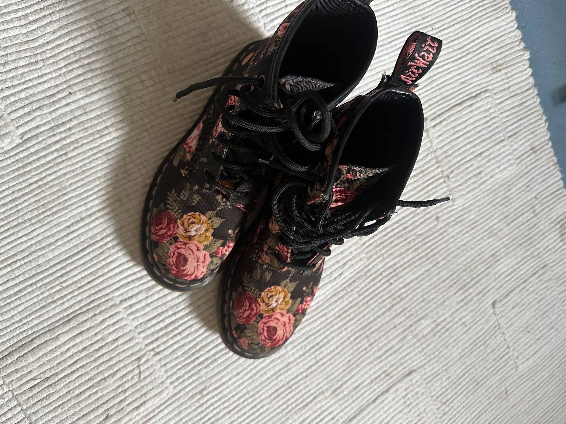 Dr. Martens Damenschuhe: Dr. Martens Damenschuhe – Gebraucht aus Rüeggisberg von Blume060 1