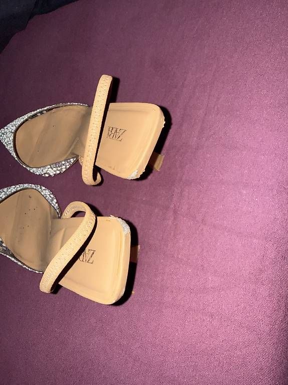 Scarpe da donna: Tacchi Zara  – Usato da Gorduno venduto da deesssiree 3