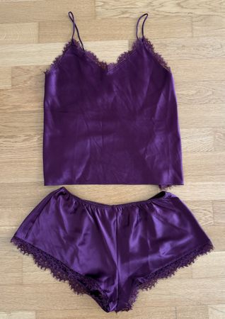 Victoria's Secret Lila Pyjama Set mit Spitze