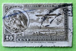 Briefmarken aus Mexiko Postflugzeug in der Nähe der Vulkane