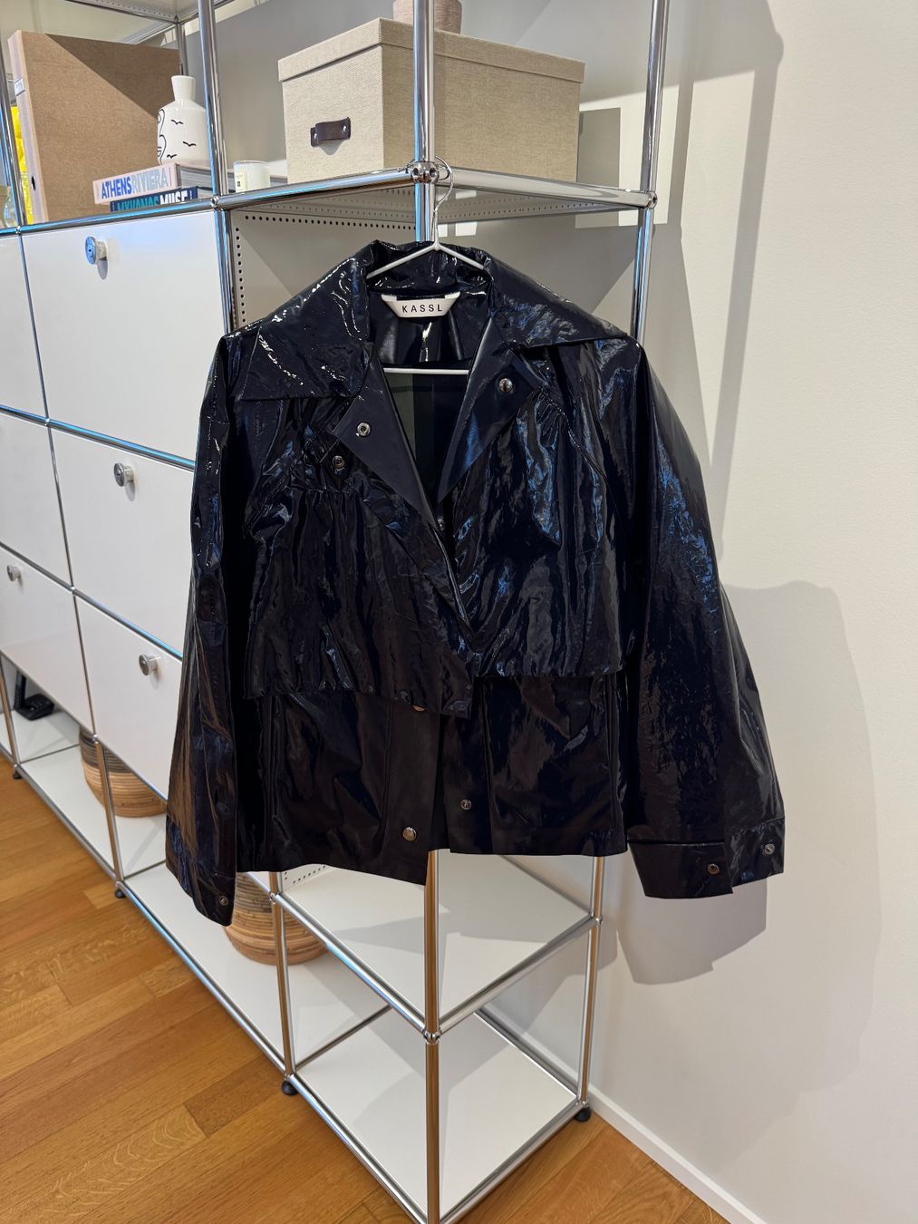 Giacche: KASSL LACK JACKE DARK NAVY – Nuovo (secondo la descrizione) da Schwyz venduto da bofb 1