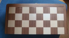 Schachspiel in Holzkoffer