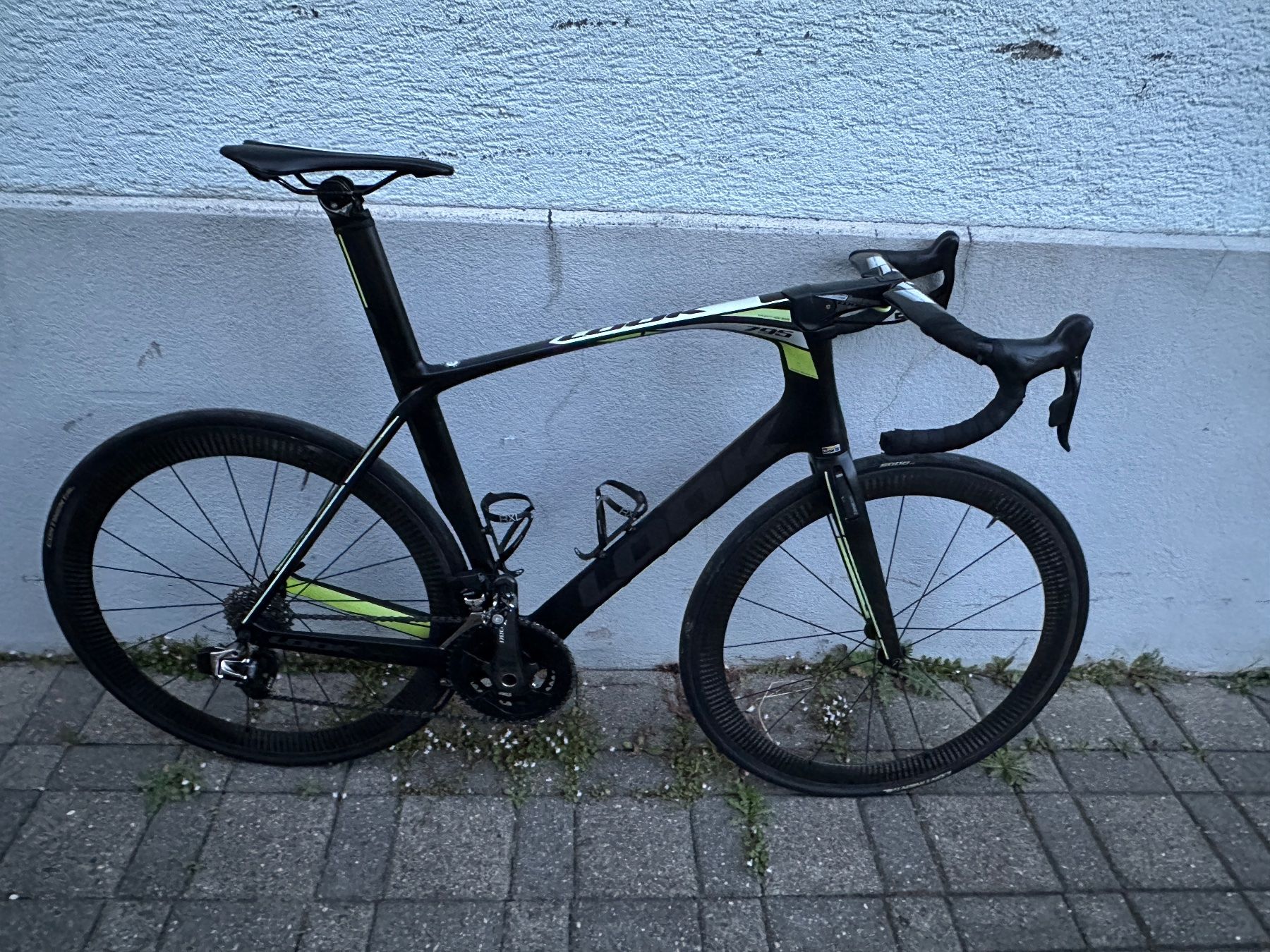 Look Vélos: LOOK 795 AerolightFluo Edition–High-End Carbon–SRAM Red eTap – D'occasion à zürich par Eltons