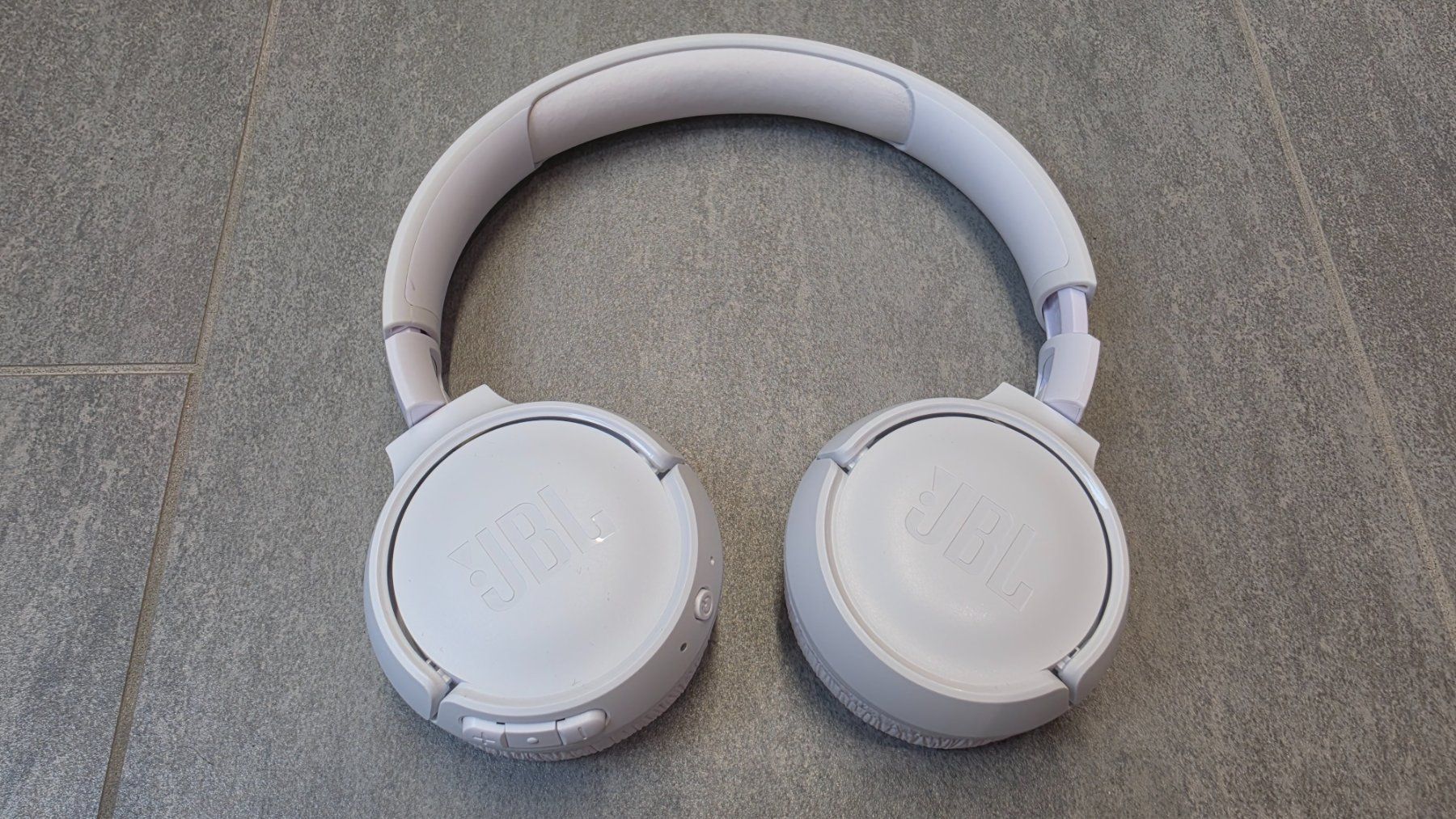 JBL Cuffie: JBL Tune 510BT weiss – Usato da Dällikon venduto da Finsterwaldnet