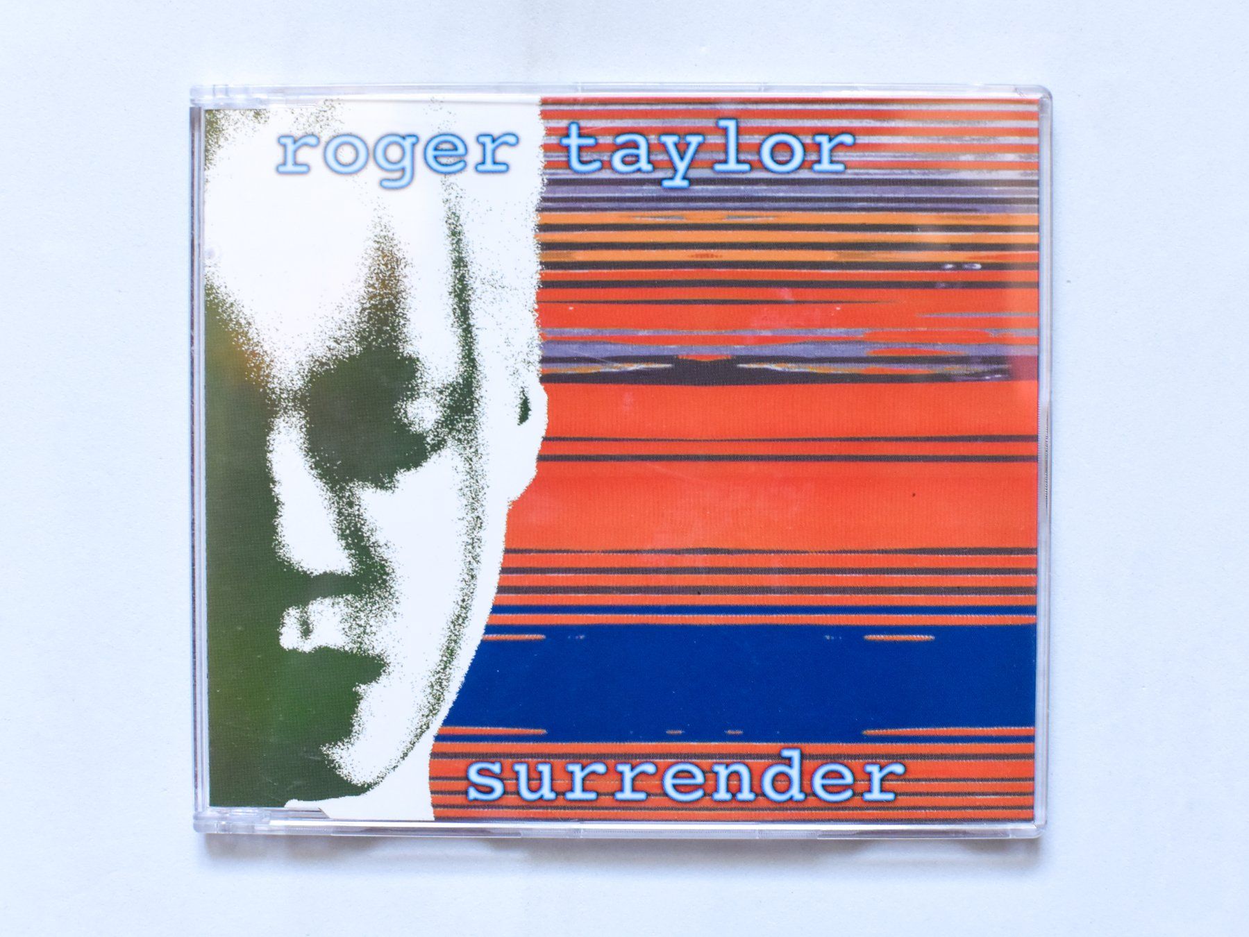 CDs: Roger Taylor - Surrender – D'occasion à Belmont-sur-Yverdon par ag97