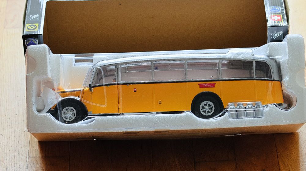 Alpenwagen Postauto Saurer 1951 / 1:24 Scale (Neu und originalverpackt ...