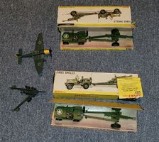 Dinky Toys 2 Nr 615 U.S Jeep 1 Nr 721 Junkers