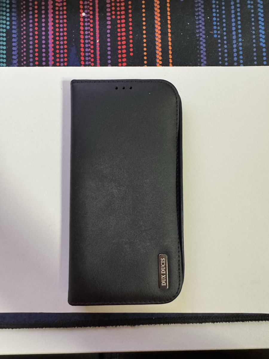 Cover & Protezioni schermo: Iphone 15 pro max Klapphülle – Usato da Basel venduto da YMSP