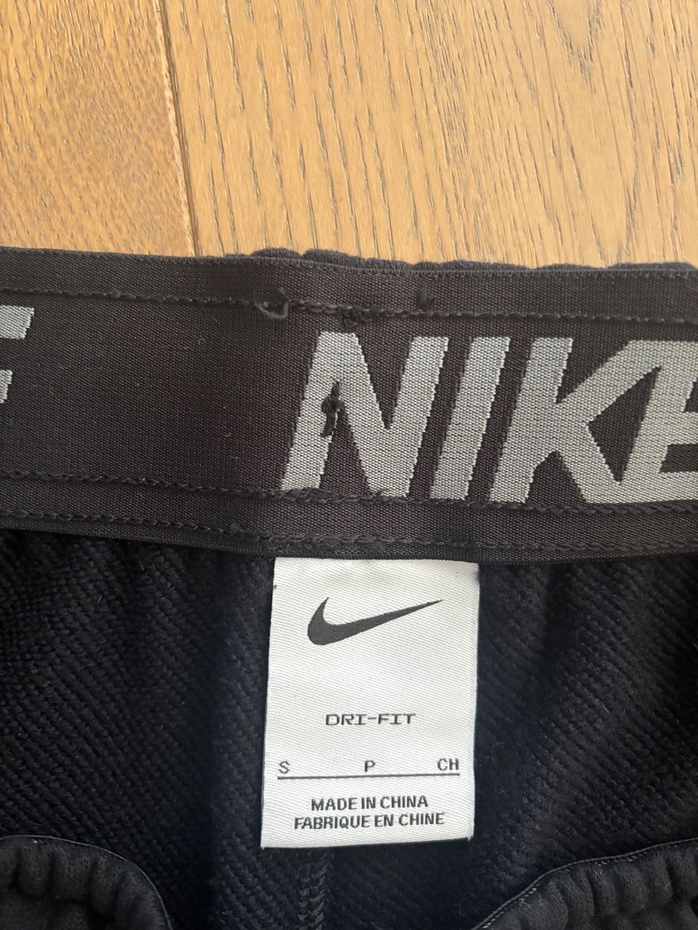 Nike Pantalons: Nike Dri-Fit Shorts Schwarz – D'occasion à Trübbach par Nico.Broder 2