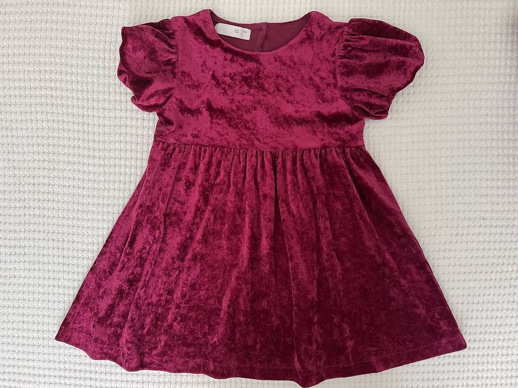 Vestiti & Gonne: Zara Samkleid Gr 110 – Usato da Clarens venduto da Azure1982