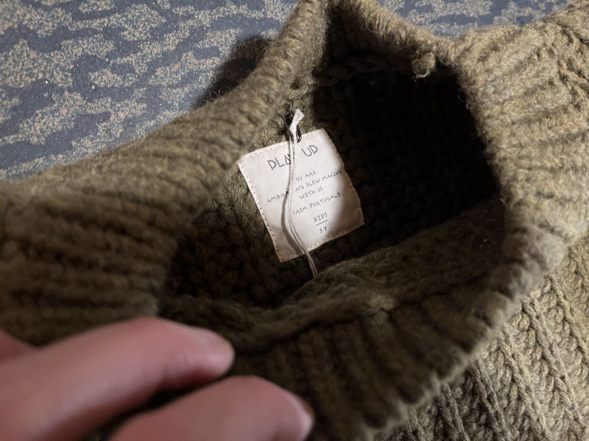 Maglioni & Felpe: Winter Strick Pullover von PLAY UP, Grösse 5J, Top! – Usato da Basel venduto da Sulena