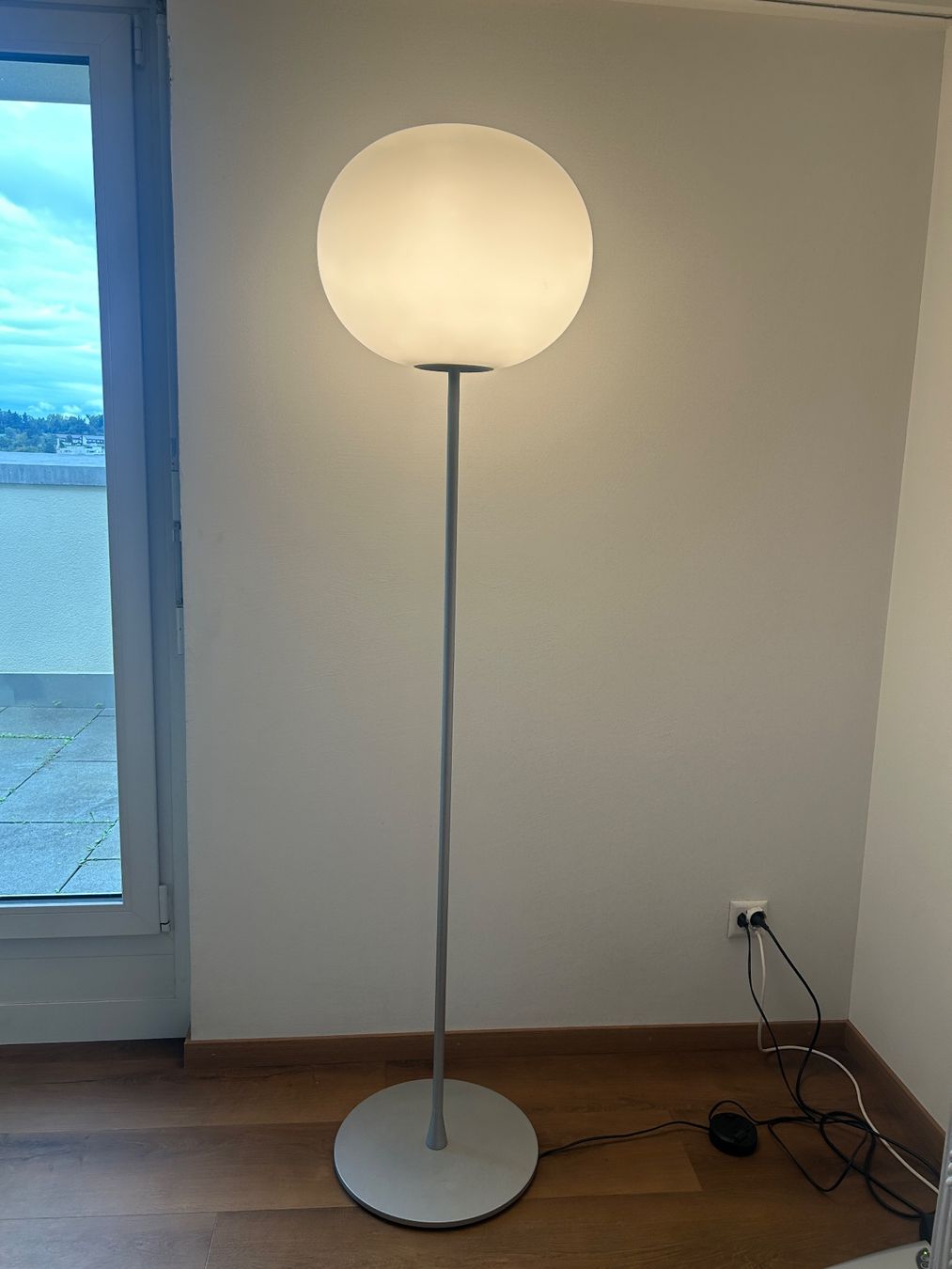 Lampade: FLOS Glo-Ball Floor 3 Designer Stehlampe – Usato da Regensdorf venduto da Spyke55 1
