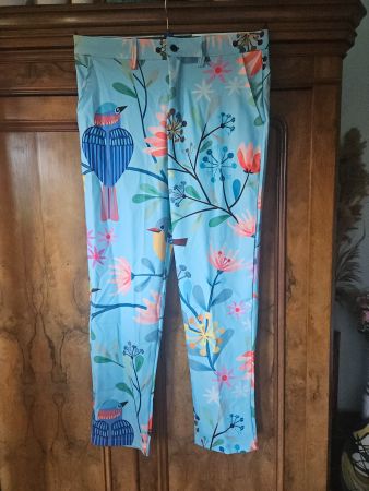 pantalon fleuri T 40 neuf