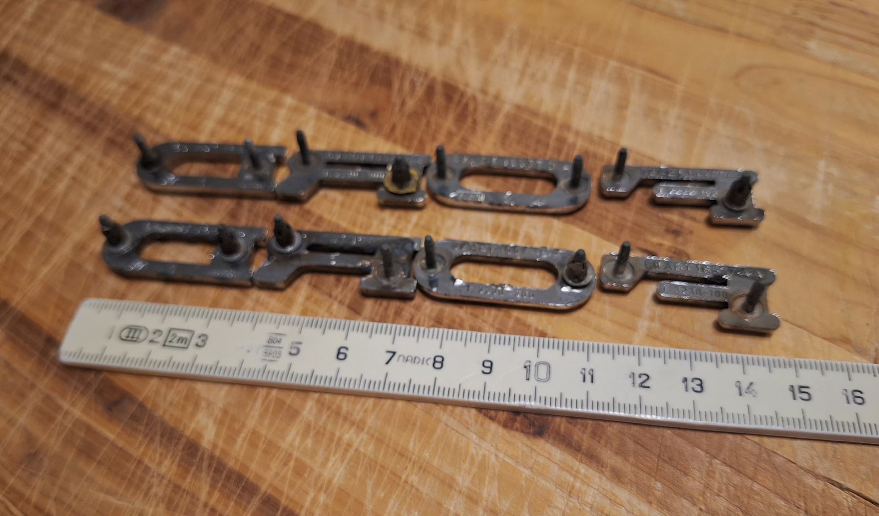 Ford Tutti pezzi di ricambio auto: Oldtimer Ford Embleme – Usato da Triesen venduto da BLACKSHEEP75 6
